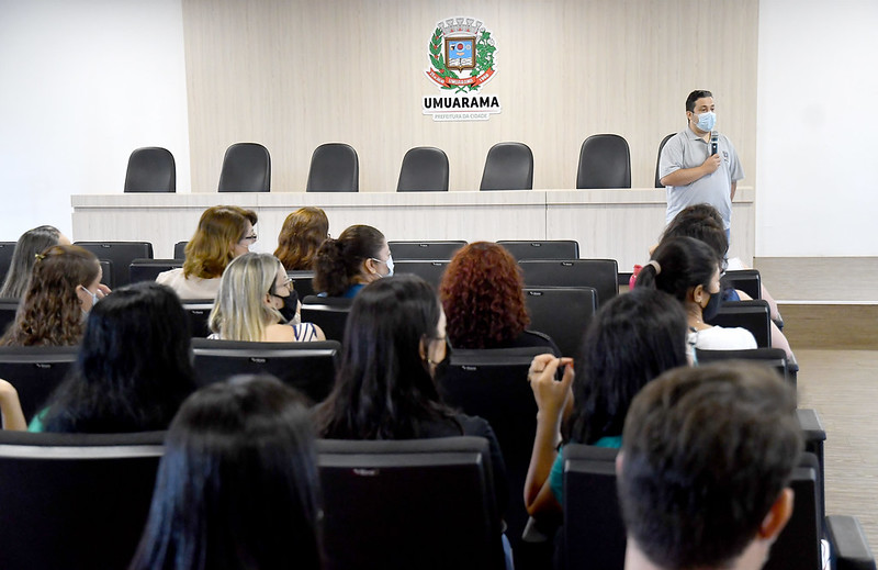 Foto da matéria Diretores recebem treinamento sobre programa Dinheiro Direto na Escola