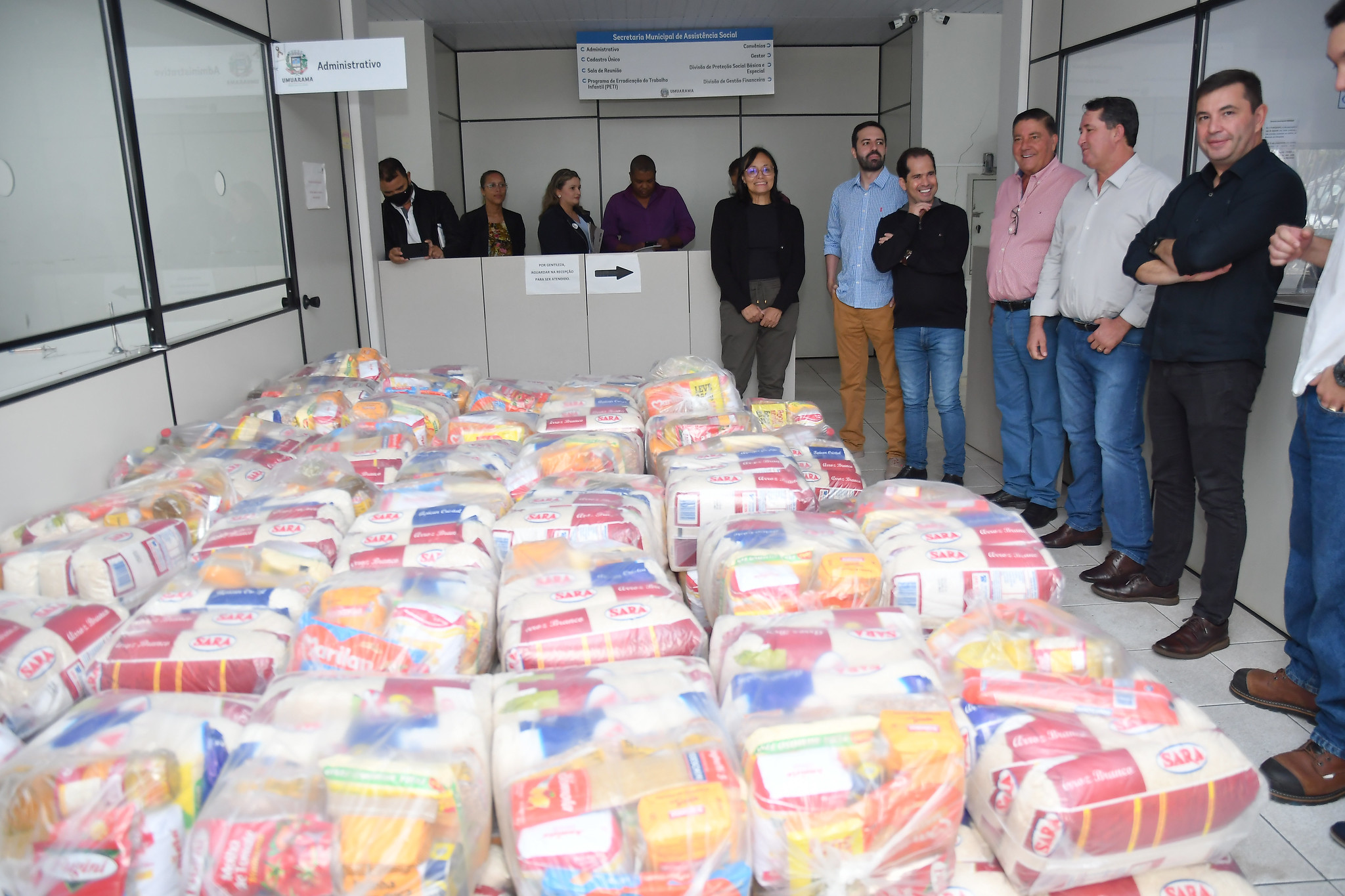 Foto da matéria Assistência Social recebe 3,5 toneladas de alimentos da Expo Umuarama
