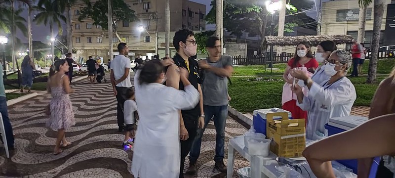 Foto da matéria Campanha de vacinação na Praça Hênio Romagnolli imunizou mais de 300 pessoas