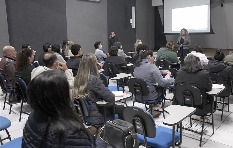 Foto da matéria Profissionais de educação passam por treinamento sobre o Sistema Presença