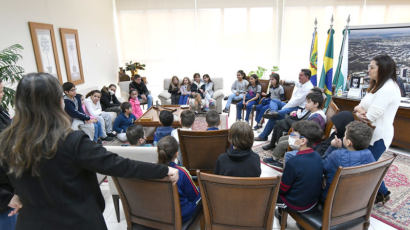 Foto da matéria Pimentel segue abrindo as portas de seu gabinete para receber estudantes