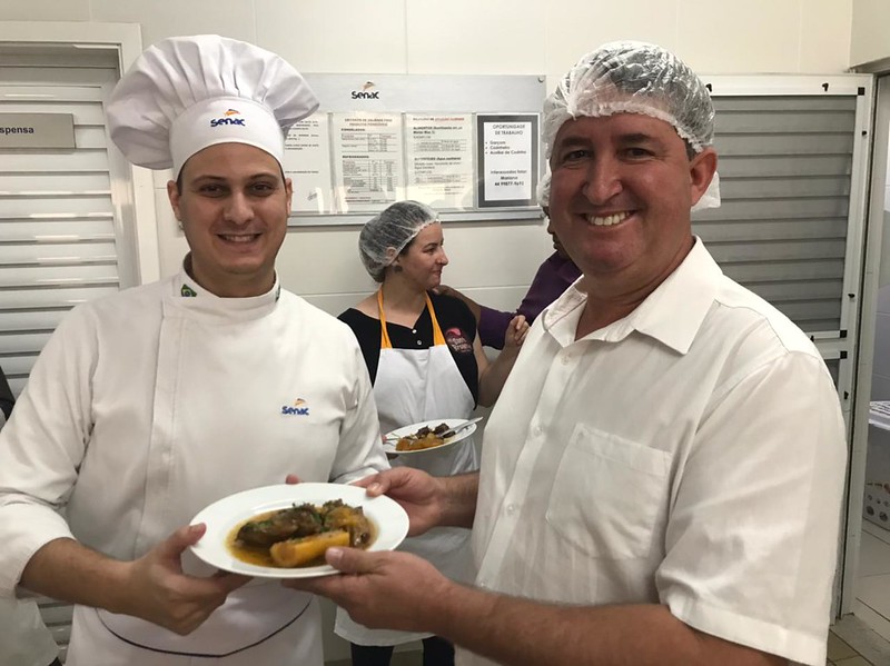 Foto da matéria Pimentel conhece releitura de prato típico que será servido no Rally dos Sertões