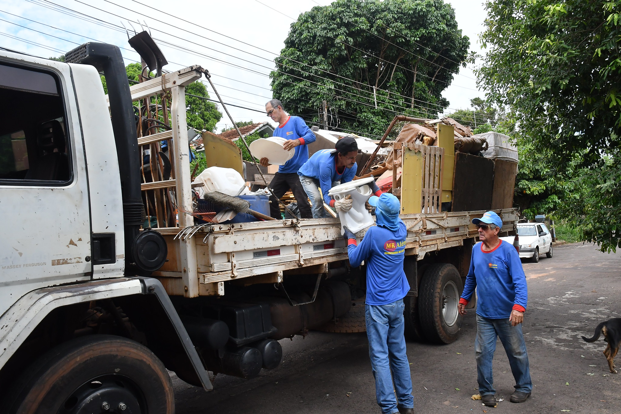 Foto da matéria Combate à dengue será intensificado no Industrial, com coleta de resíduos