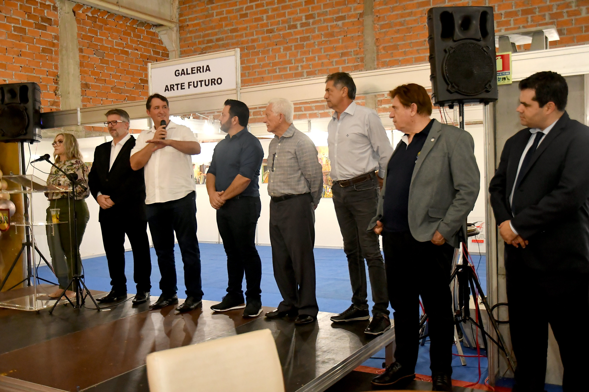 Foto da matéria Pimentel destaca importância da construção civil em feira no shopping