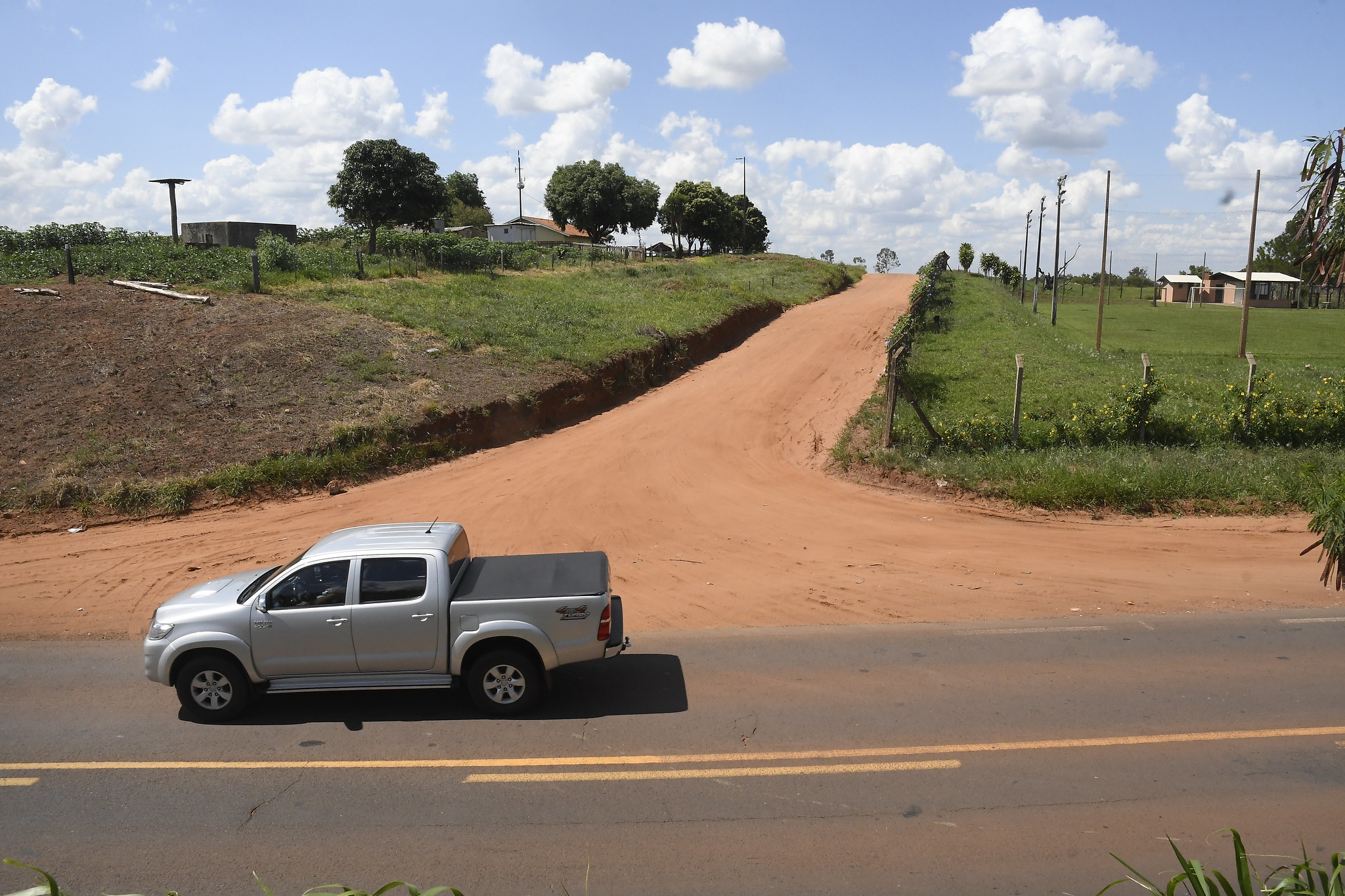 Foto da matéria Estrada Jurupoca deve ser pavimentada com mão de obra própria do município