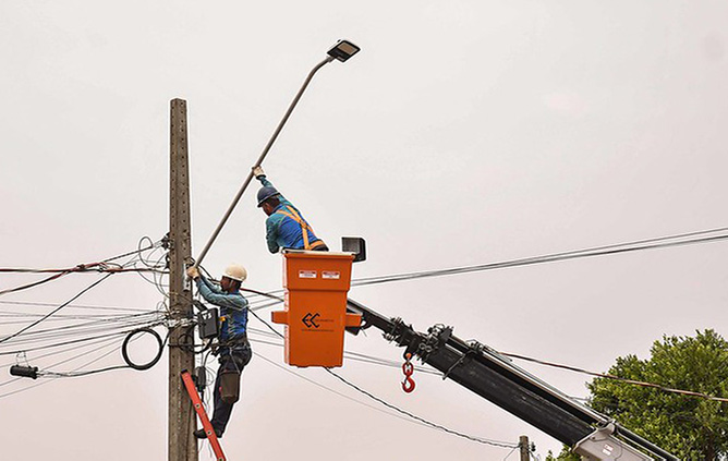 Foto da matéria Com novos contratos, LED pode chegar a 50% da iluminação pública de Umuarama