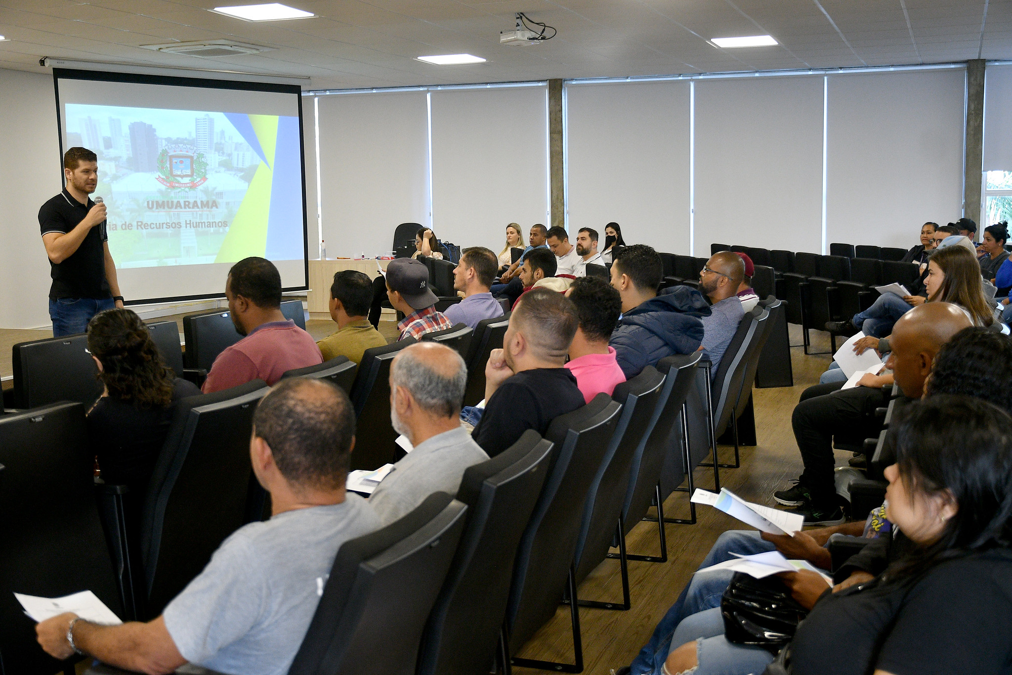 Foto da matéria Prefeitura recebe novos servidores públicos com palestra e orientações