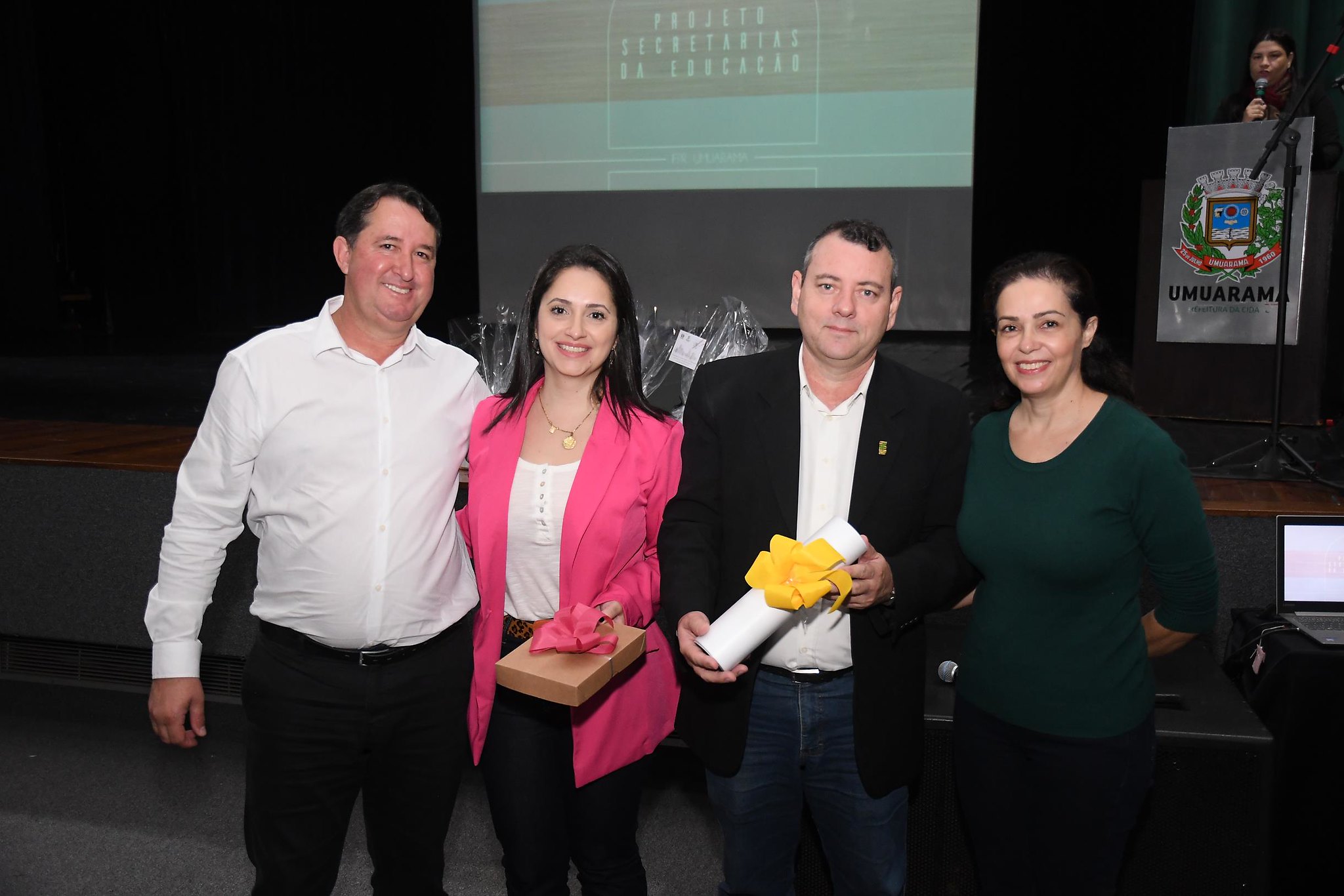 Foto da matéria Projeto de padronização das secretarias escolares é apresentado ao prefeito Pimentel