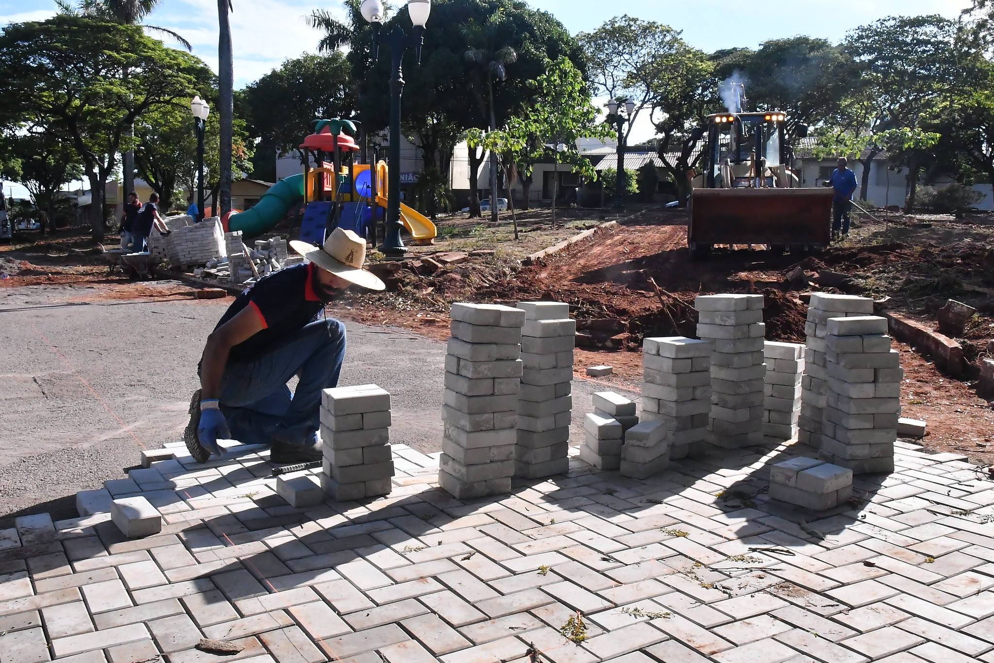 Foto da matéria Prefeitura inicia a revitalização da Praça Tamoio, na Zona VI