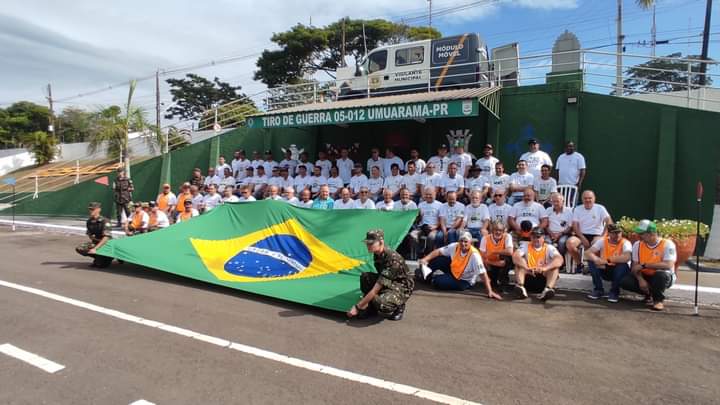 Foto da matéria Pimentel prestigia encontro e competição de ex-atiradores do Tiro de Guerra